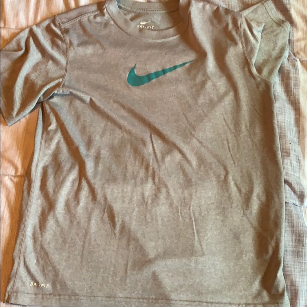 Nike dri fit t shirt